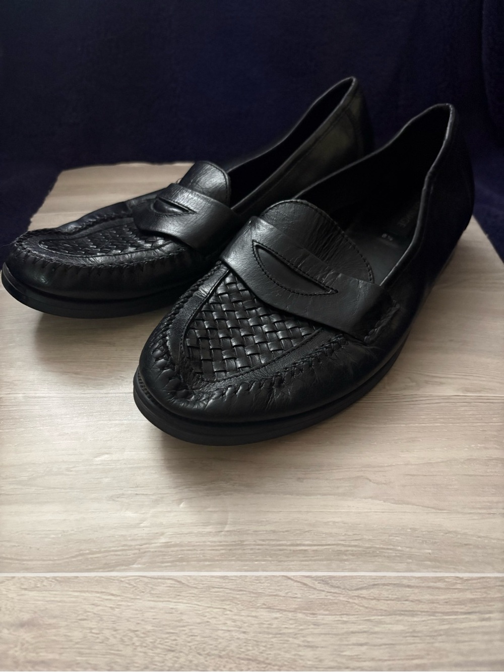 George men’s black leather loafer